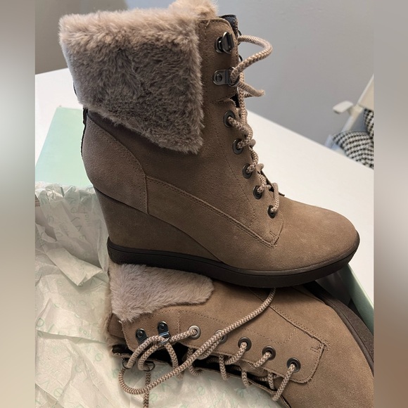 Evolve by Easy Spirit boots - Picture 4 of 4